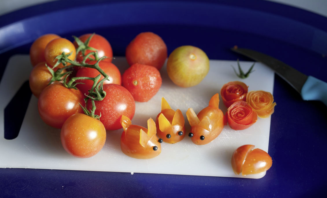 Trang trí món ăn từ cà chua